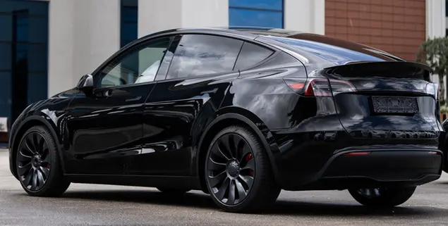 ClubTaxi Tesla Eindhoven Airport